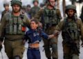 I minori palestinesi sistematicamente detenuti, torturati e umiliati, la denuncia delle ONG