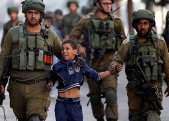 I minori palestinesi sistematicamente detenuti, torturati e umiliati, la denuncia delle ONG