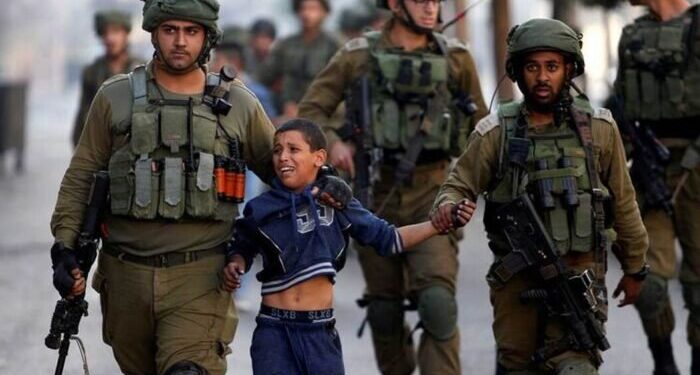 I minori palestinesi sistematicamente detenuti, torturati e umiliati, la denuncia delle ONG