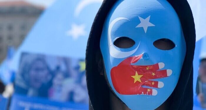 Perchè continuiamo ad ignorare la tragedia degli uiguri?