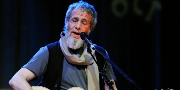 Yusuf Cat Stevens: ho capito che era giusto tornare a suonare la chitarra