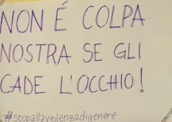 Minigonna a scuola: Non solo pudore ma dignità femminile 