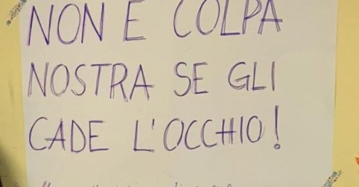 Minigonna a scuola: Non solo pudore ma dignità femminile 