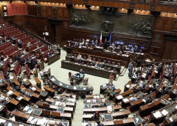 Referendum: voto no ad una manciata di deputati che ratificano le decisioni dei capi