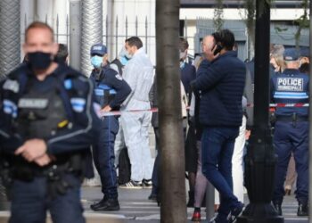 Macron smentito dalla Procura: il terrorista di Avignone non ha matrice religiosa