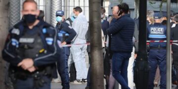 Macron smentito dalla Procura: il terrorista di Avignone non ha matrice religiosa