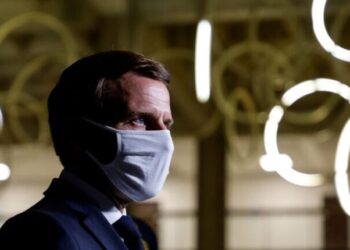 Macron lancia la sua guerra contro i musulmani francesi