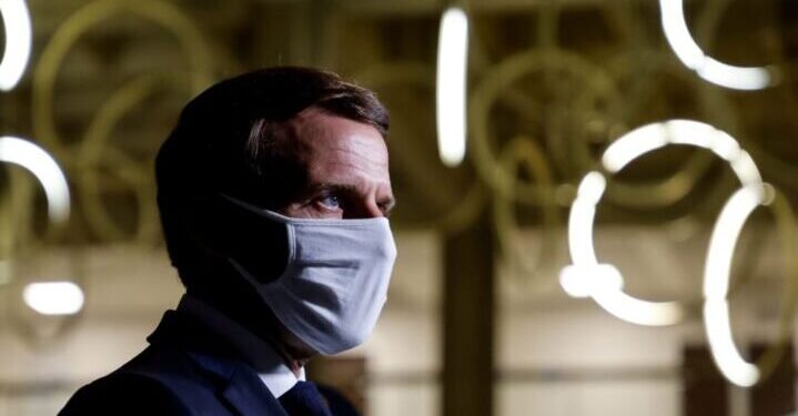 Macron lancia la sua guerra contro i musulmani francesi