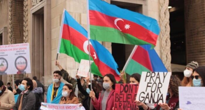 La comunità azera di Milano in piazza per il Nagorno Karabakh