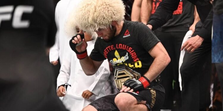 Khabib si ritira imbattuto: me l’ha chiesto mia madre, Dio mi ha dato tutto