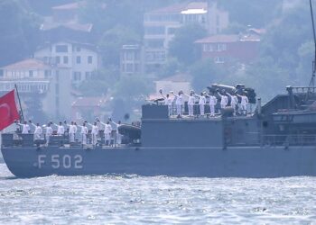 ll saluto della Marina turca