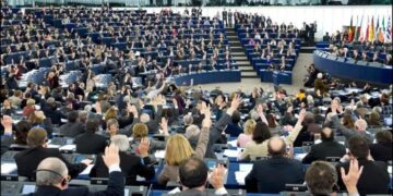 Parlamento Europeo: i tirocini siano pagati, stop allo sfruttamento giovanile