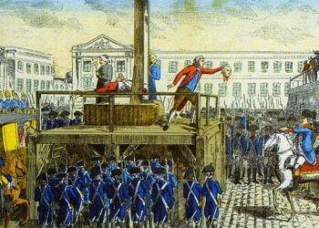 Macron twitta “Il secolarismo non ha mai ucciso nessuno” ma dimentica milioni di morti