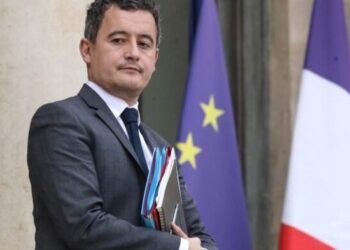 Nuova legge in Francia vuole vietare la preghiera sul lavoro
