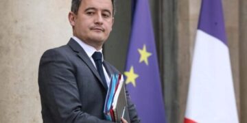 Nuova legge in Francia vuole vietare la preghiera sul lavoro