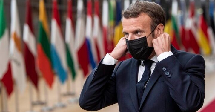 Se i valori della Francia si riducono a Charlie Hebdo parliamo di una società fallita