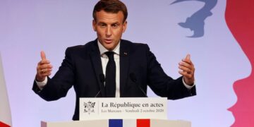 Invece di combattere il razzismo sistemico, la Francia vuole “riformare l’Islam”