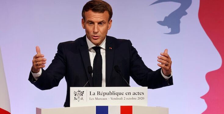 Invece di combattere il razzismo sistemico, la Francia vuole “riformare l’Islam”