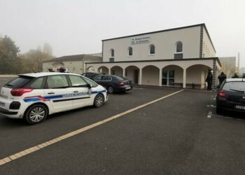 Châteaudun: uomo tenta di incendiare la moschea Mevlana 