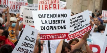 Nel caos da Covid passa in sordina la legge LGBT