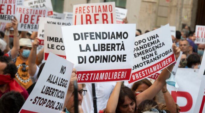 Nel caos da Covid passa in sordina la legge LGBT