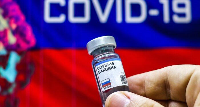 Mentre paghiamo Pfizer per umiliarci la Russia ha un vaccino pubblico come asset strategico