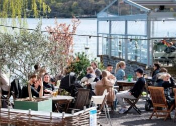 No, il modello svedese senza lockdown non ha fallito