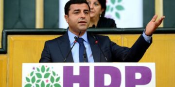La parabola di Demirtaş: da interlocutore di Erdogan al rischio ergastolo