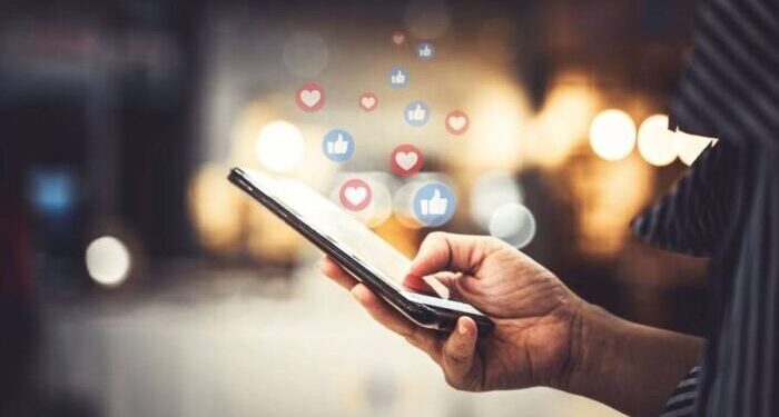 I social dall’utopia alla distopia, la soluzione è pagare il servizio