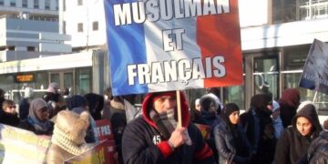 Anche il divieto di parlare di Palestina in moschea nella nuova legge francese contro i musulmani