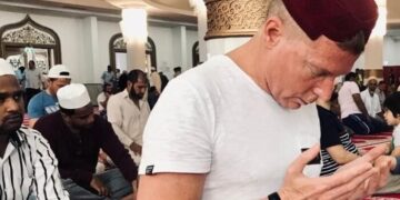 Timothy Weeks da ostaggio dei Talebani a musulmano impegnato per la pace