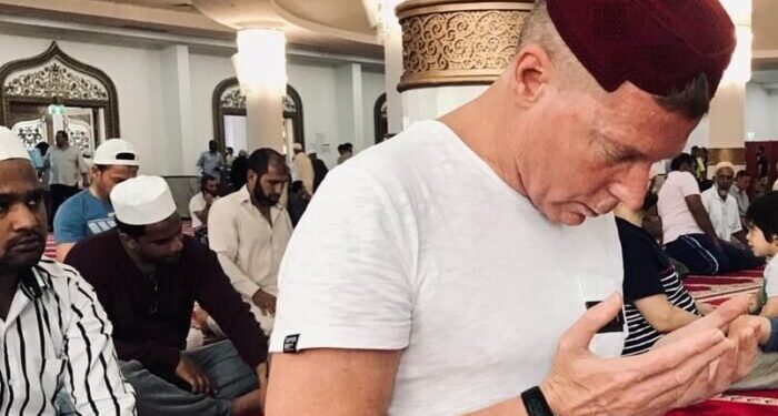 Timothy Weeks da ostaggio dei Talebani a musulmano impegnato per la pace