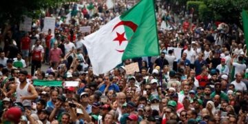 In Algeria torna in piazza il Hirak, il movimento popolare anti-corruzione
