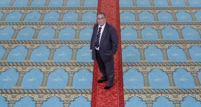 Il rettore della Grande Moschea di Lione contro la Carta degli imam: non firmo