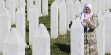 5000 euro di premio ai soldati olandesi complici del genocidio di Srebrenica