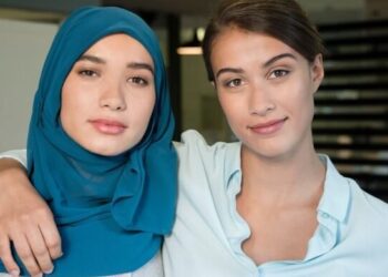 Il 52% dei liceali francesi è favorevole ai simboli religiosi e contrario alla blasfemia- Il sondaggio