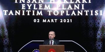 Erdogan lancia un ambizioso piano per i diritti umani in Turchia: giustizia, donne e minoranze religiose al centro