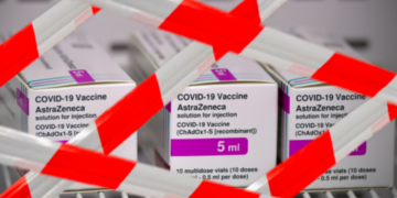 Il negazionismo e il complottismo del vaccino a tutti i costi