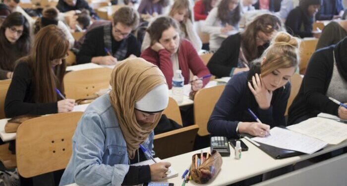 Francia: professore sanzionato per aver spostato un esame per il Ramadan