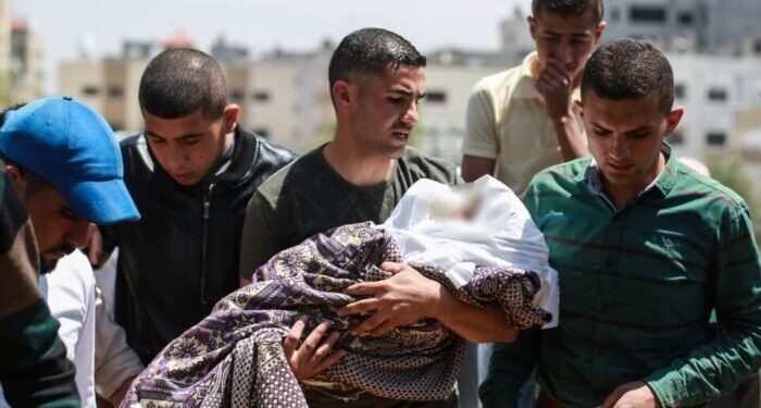 Gaza: bombardamenti israeliani uccidono 21 persone, 9 i bambini
