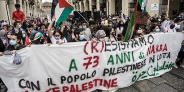 Anche Torino scende in piazza per la Palestina: stop alla pulizia etnica