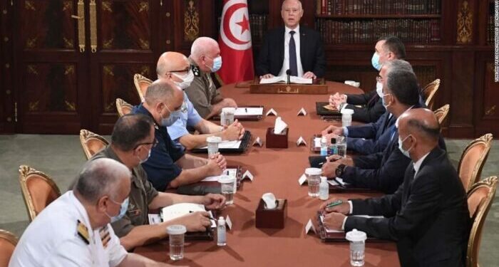 Kais Saied sospende il Parlamento, aria di golpe in Tunisia
