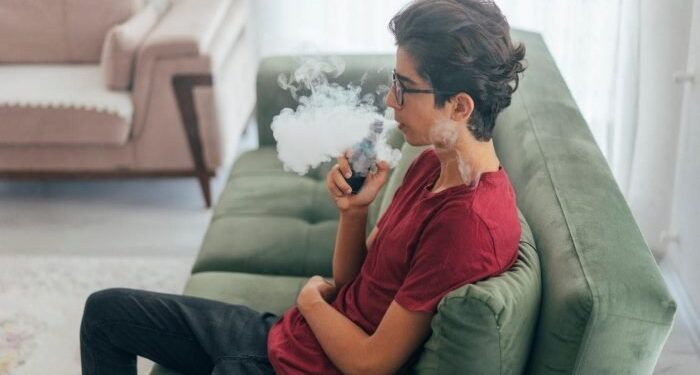 Il vizio elettronico in una società senza male