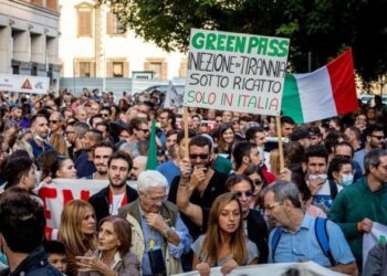 Esitazione vaccinale, green pass e democrazia