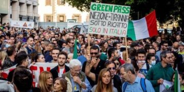 Esitazione vaccinale, green pass e democrazia