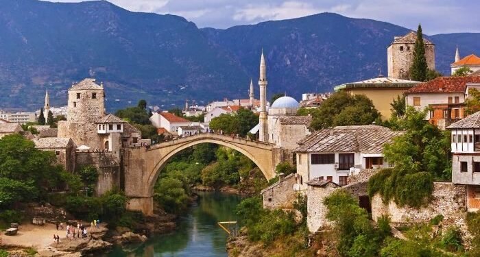 I minareti delle montagne: il libro che racconta l’Europa Islamica