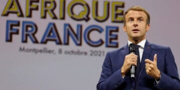 Al Summit Afrique/France 30 Milioni da Macron per la democrazia ma è l’ennesima truffa