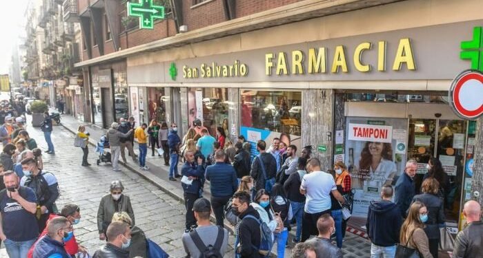 Il Natale è salvo ma Capodanno non sta tanto bene