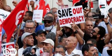 Kais Saied vuole riscrivere la storia della rivoluzione a suo piacimento