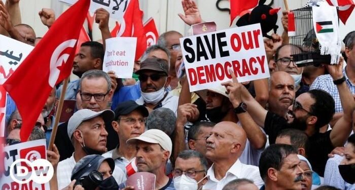 Kais Saied vuole riscrivere la storia della rivoluzione a suo piacimento